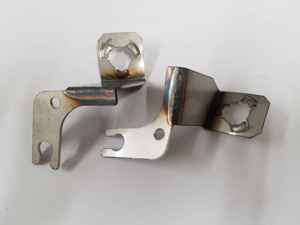 Alfa Romeo GTV/Spider (916) Rear Brake Pipe And ABS Sensor Cable Bracket (with compensator)