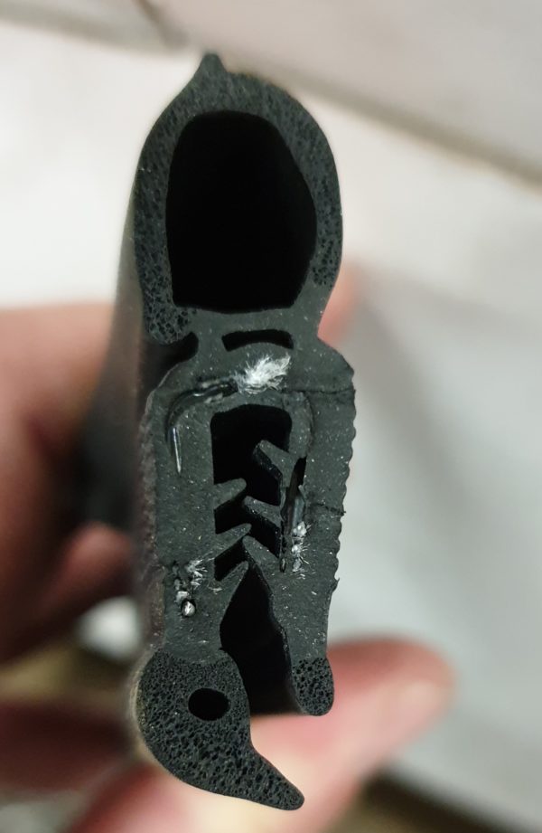 Alfa Romeo GTV/Spider Boot Seal Rubber - Image 2