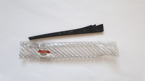 Alfa Romeo GTV RH Door Seal - Genuine