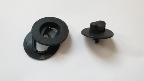 Alfa Romeo GTV/Spider Carpet Mat Clip