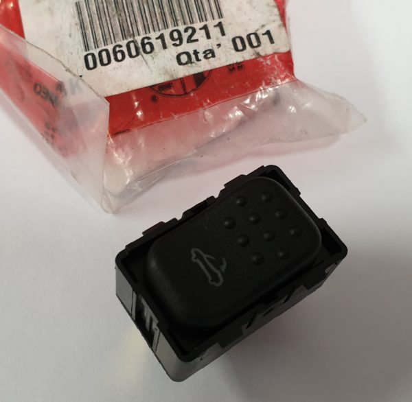 Alfa Romeo Spider (916) Roof Switch