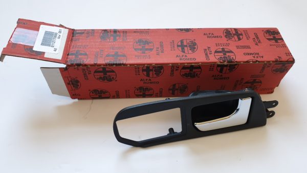 Alfa Romeo GTV/Spider RH Interior Door Handle Assembly
