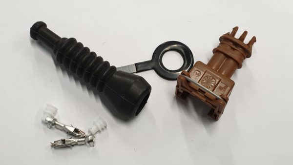 Alfa Romeo GTV/Spider 2 Pin Plug & Rubber Boot – Brown