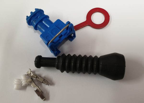 Alfa Romeo GTV/Spider 2 Pin Plug & Rubber Boot – Blue