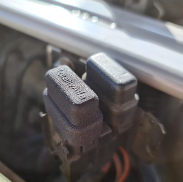 Alfa Romeo GTV/Spider Single Fuse Holder Cover - Image 2