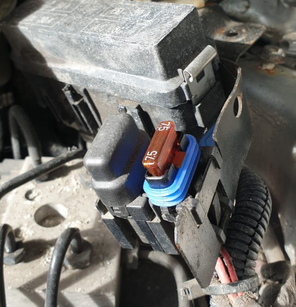 Alfa Romeo GTV/Spider Single Fuse Holder Cover - Image 3
