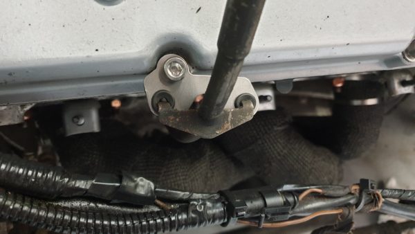 Alfa Romeo V6 Dip Stick Tube Bracket - Image 3