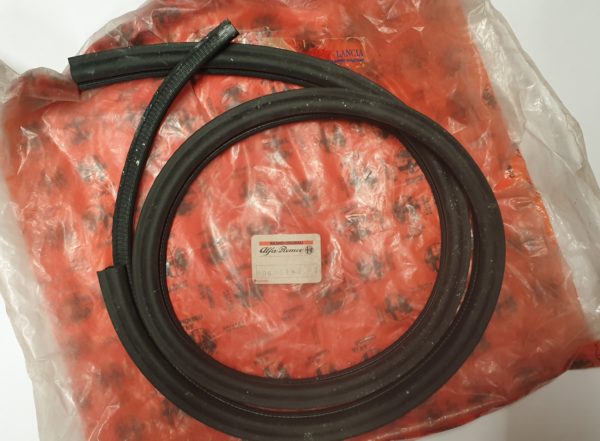 Alfa Romeo Spider (916) Left Hand lower Door Seal