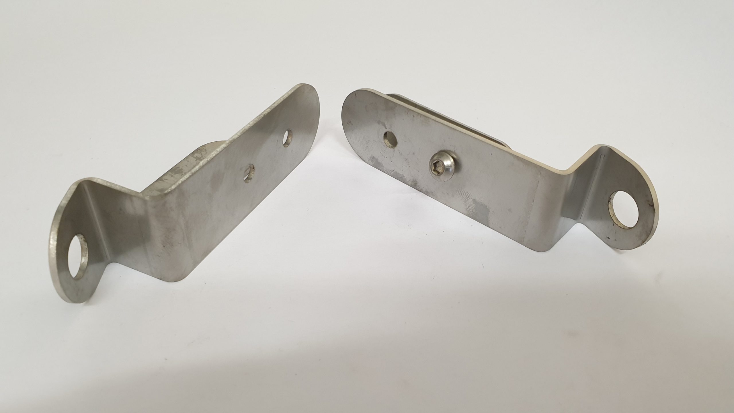 Alfa Romeo Spider 916 Aftermarket Wind Deflector Brackets