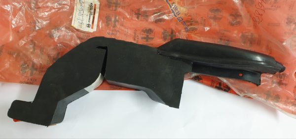 Alfa Romeo GTV/Spider Right Side Bonnet Seal