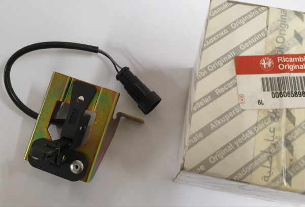 Alfa Romeo Spider (916) Roof/Hood Limit Switch