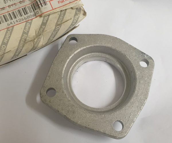 Alfa Romeo Twinspark Gearbox Driveshaft Oil Seal Housing