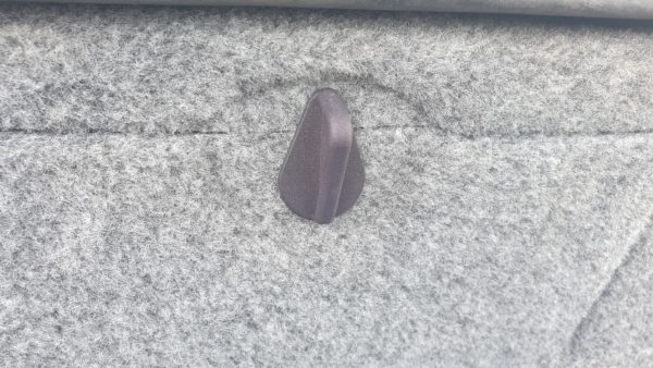 Alfa Romeo Spider Boot Storage Hatch Clip - Image 3
