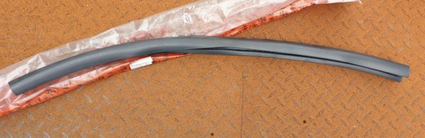 Alfa Romeo GTV/Spider Door - Bottom Seal