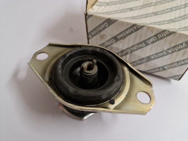 Alfa Romeo GTV/Spider (916) V6 Rear Engine Mount - Genuine