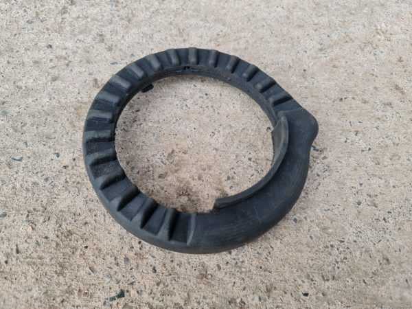 Alfa Romeo GTV/Spider (916) Front Suspension Spring Top Rubber