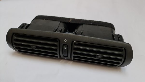 Alfa Romeo GTV/Spider Phase 1 Dash Central Air Vent