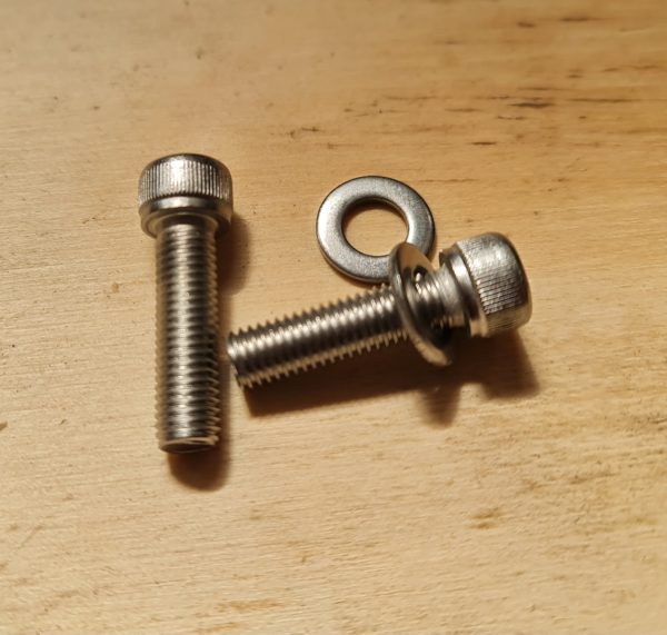 Alfa Romeo GTV/Spider V6 24V Cam Cover Breather Fixings