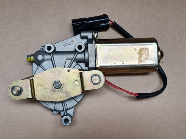 Alfa Romeo Spider (916) Roof/Clam Motor