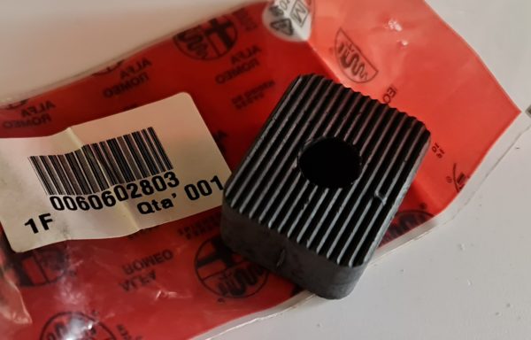 Alfa Romeo GTV/Spider (916) Upper Radiator Mounting Rubber - Genuine