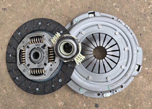 Alfa Romeo GTV/Spider Twinspark Clutch Kit - Genuine