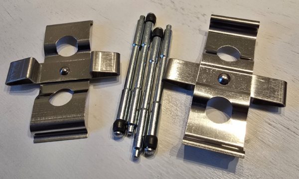 Alfa Romeo GTV/Spider Front Brake Pad Fitting Kit - 305mm - Aftermarket