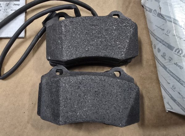 Alfa Romeo GTV/Spider Front Brake Pads - 305mm - Genuine